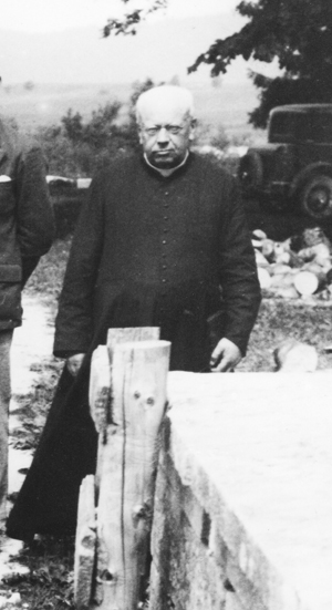 L'abbé Luc Maillet-Guy à l'Abbaye en 1927 (archives familiales)